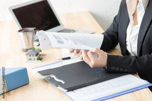 Fototapeta OLポートレート(職場)