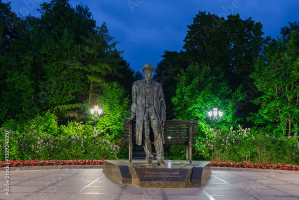 Fototapeta VELIKIY NOVGOROD, RUSSIA - JUNE 08, 2022: Monument to Sergei Rakhamaninov, a famous Russian composer, pianist and conductor. High quality photo