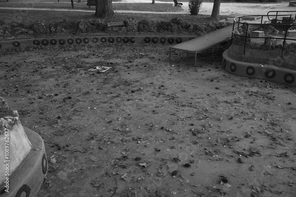 Obraz Empty garden pond