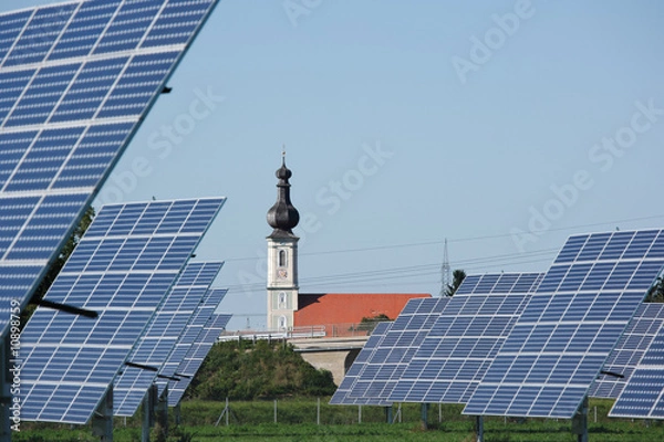 Obraz Solarfarm und Kirche