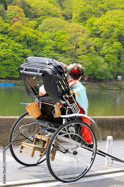 Obraz 人力車と舞妓