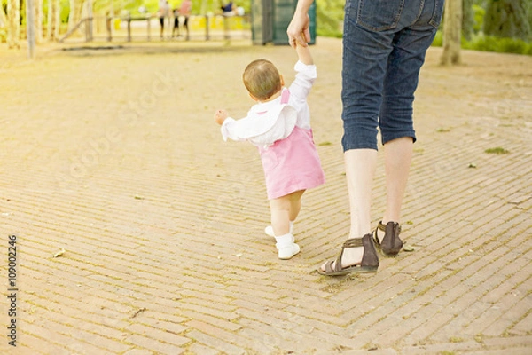 Fototapeta learning to walk