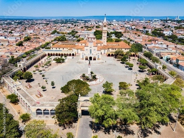 Obraz Juazeiro do Norte, Ceará. Aerial view of the Sanctuary of São Francisco de Chagas and the city in the background