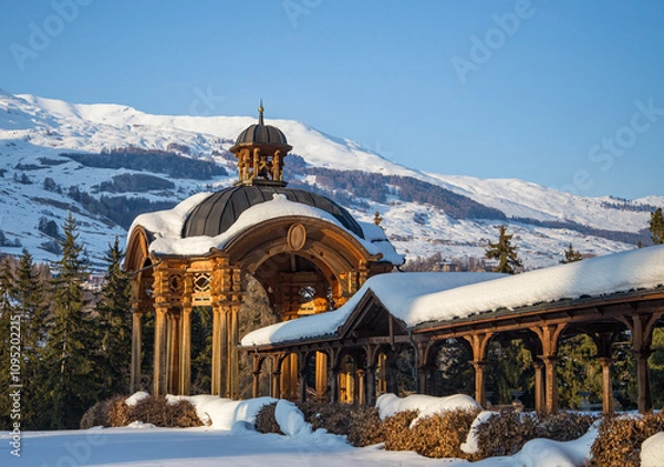Fototapeta ski resort in the mountains, near Scuol, Lower Engadine, Swiss
