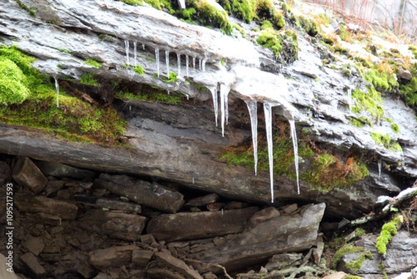 Obraz icicles on rocks