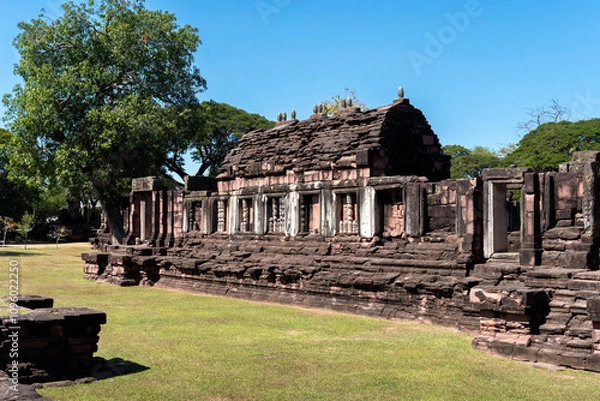 Obraz Prasat Hin Phimai is the largest stone Khmer temple in Thailand in Nakhon Ratchasima province.