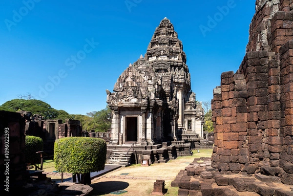 Obraz Prasat Hin Phimai is the largest stone Khmer temple in Thailand in Nakhon Ratchasima province.