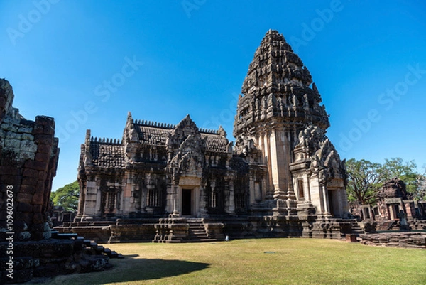 Obraz Prasat Hin Phimai is the largest stone Khmer temple in Thailand in Nakhon Ratchasima province.