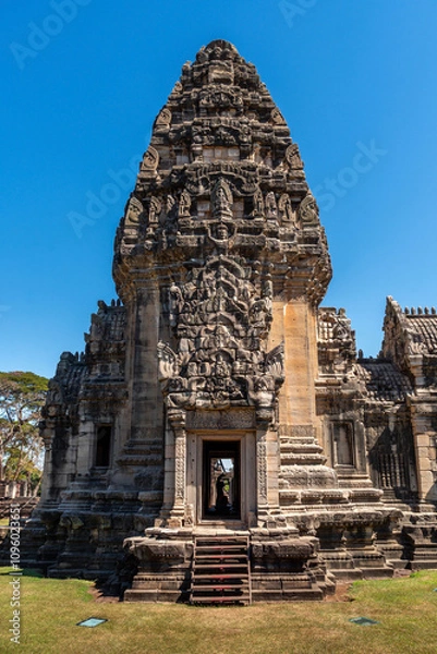 Obraz Prasat Hin Phimai is the largest stone Khmer temple in Thailand in Nakhon Ratchasima province.