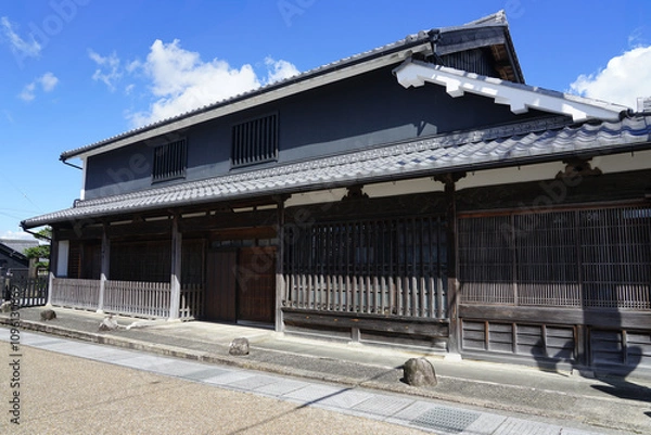 Fototapeta 土山宿本陣跡　東海道土山宿の町並み（滋賀県甲賀市土山）