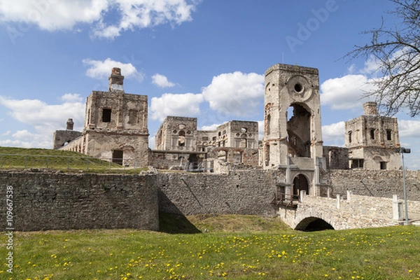 Fototapeta The ruins of a 17th century giant castle, Krzyztopor, Poland