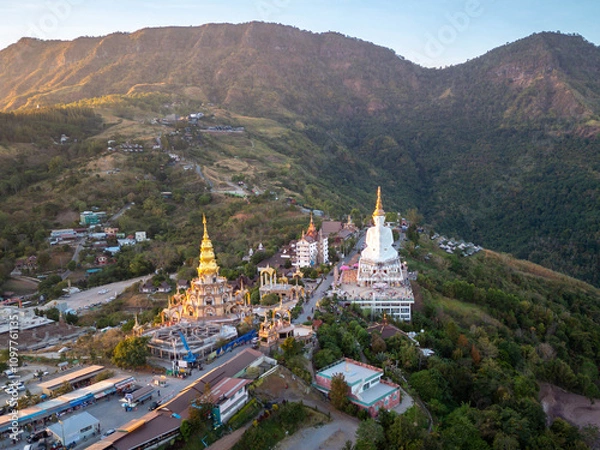 Obraz Wat Pha Sorn Kaew or Wat Phra That Pha Son Kaeo