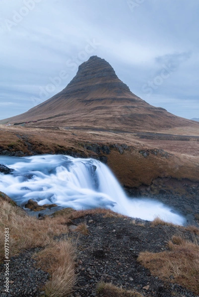 Fototapeta The most famous mountain in Iceland