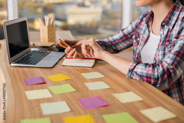 Obraz Girl using phone