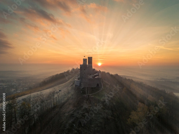 Obraz sunset over the medieval castle in chęciny
