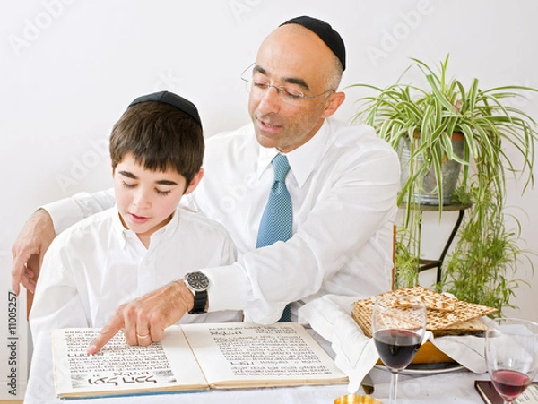 Obraz father and son celebrating passover