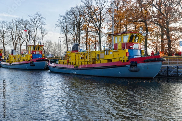 Obraz Icebreakers in Przegalina waiting for winter