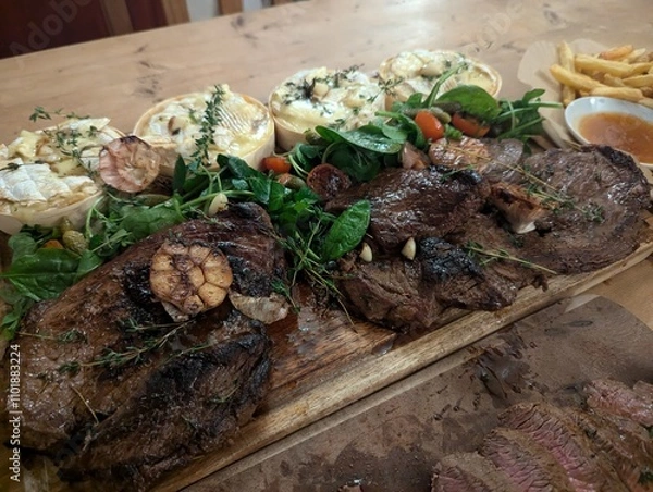 Fototapeta steak with camembert 