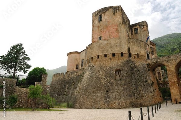 Obraz Castello Pandone, borgo antico di Venafro, città del Molise