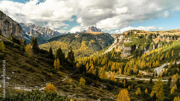 Fototapeta Dolomiti Mountains: Where Fall Comes to Life