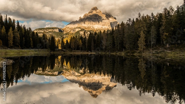Fototapeta The Dolomites Reflected: Autumn’s Masterpiece at Lago d’Antorno