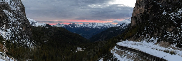 Fototapeta Fall's Masterpiece: The Dolomiti Mountains in Full Color