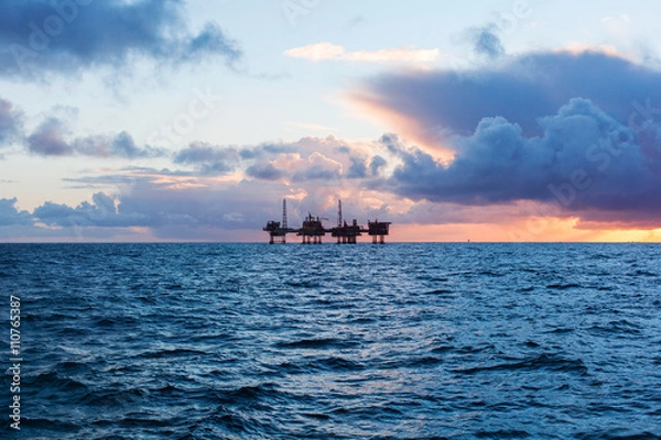 Obraz Oil platform in Norway