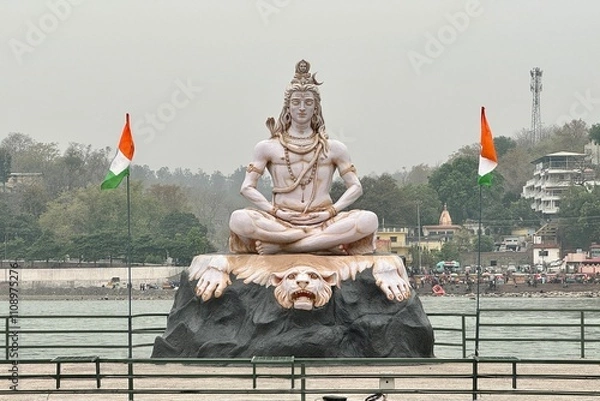 Obraz シヴァ像, 神様, ヒンドゥー教, ヒンズー, シバ, 聖地, リシケシ, シバ像, 白い仏像, ヒンズー教, シヴァ, ヒンドゥー, 旅行, 観光, 白, 瞑想, 旅, ヨガ, インド, ガンジス川, ガンガー, 屋外で, 風景