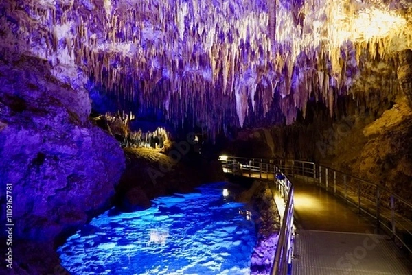 Obraz 沖縄にある綺麗な鍾乳洞