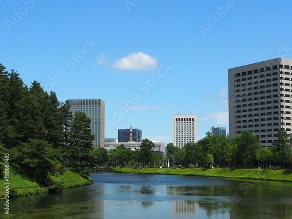 Fototapeta 皇居の濠とビル