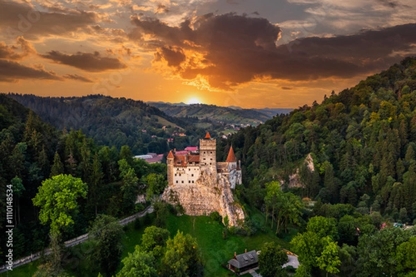 Obraz Bran Castle at sunset. The famous Dracula's castle in Transylvania, Romania