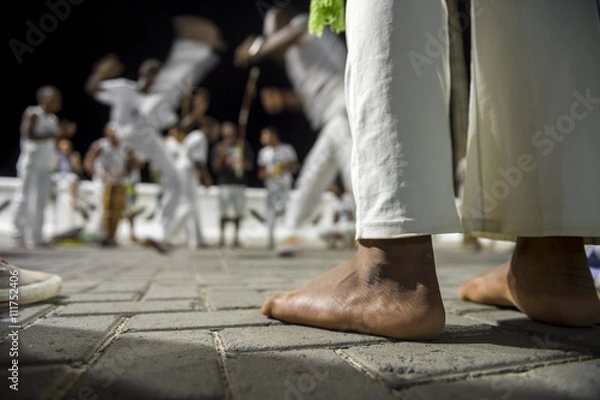 Fototapeta Brazylijska grupa capoeira występująca w nocy w Salvadorze, Bahia w Brazylii