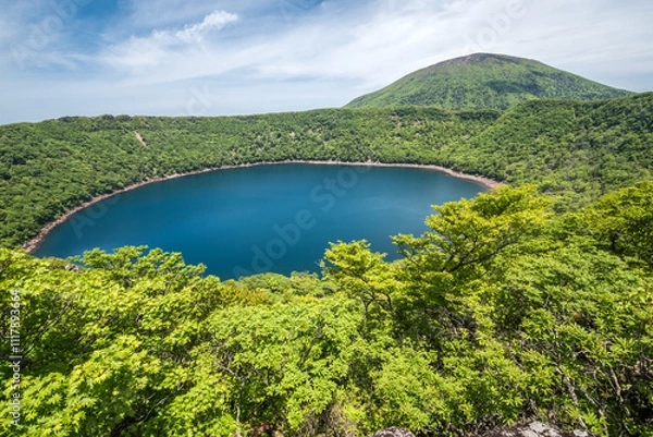 Obraz 新緑の大浪池と韓国岳