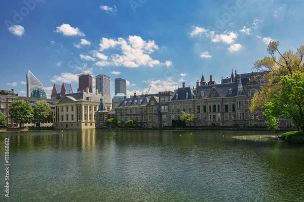 Fototapeta View of the Binnenhof and buildings in the Art Nouveau center of