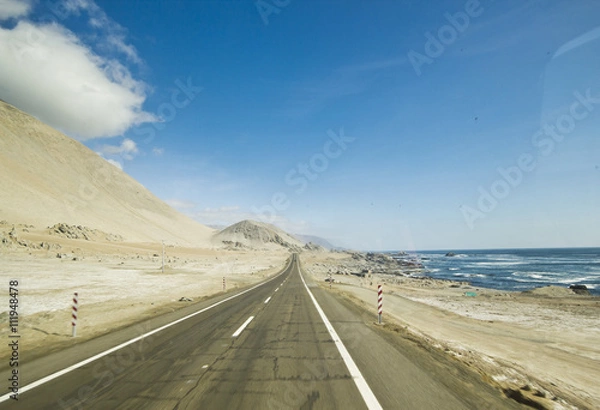 Obraz highway in chilean desert through the coast line