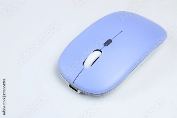 Fototapeta purple computer mouse on a white background