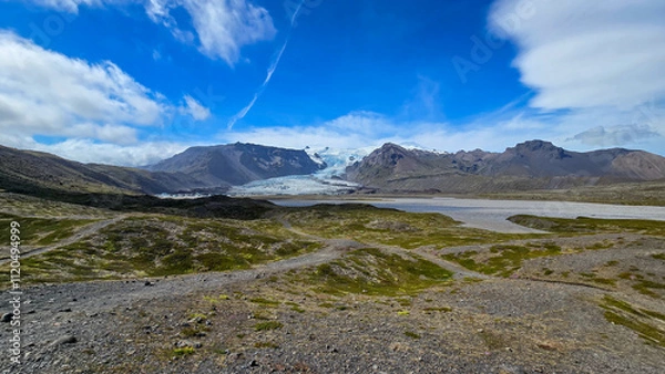 Obraz Melting glaciers and shimmering icebergs in a pristine Icelandic natural reserve