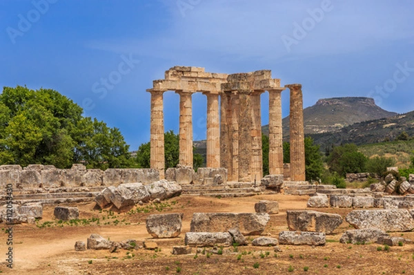 Fototapeta ruins of doric temple in  Ancient Nemea, Corinthia