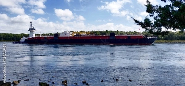 Obraz Ship traversing the Cape Cod Canal