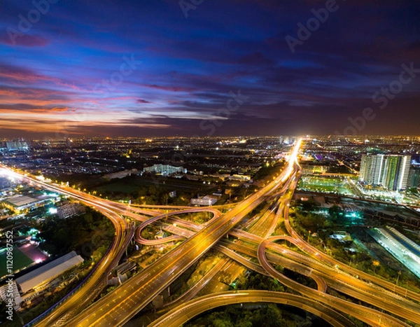 Obraz 日暮れの都会