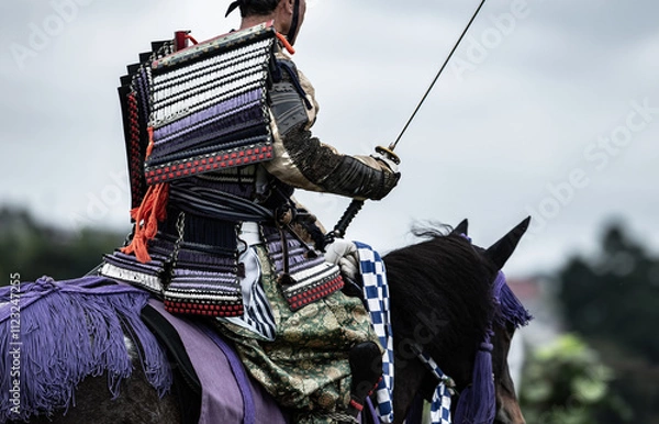 Fototapeta 刀を構えた鎧武者