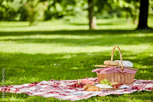 Obraz Pyszny piknik ze świeżą żywnością