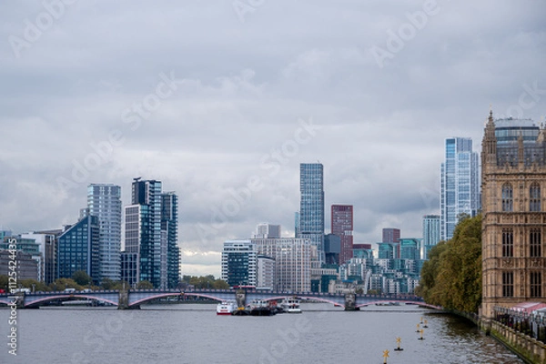 Fototapeta London skyline on an overcast day in Central London