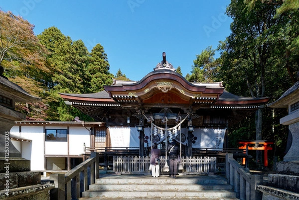 Fototapeta 快晴の福島県白河市南湖神社の拝殿