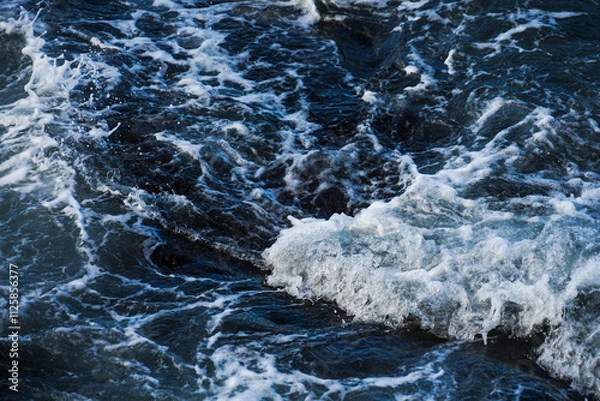 Fototapeta 荒々しい水の動き