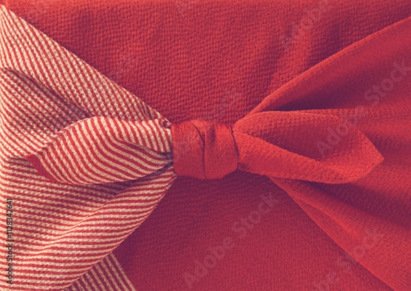 Fototapeta 赤い風呂敷に包んだ贈り物、風呂敷、ギフト