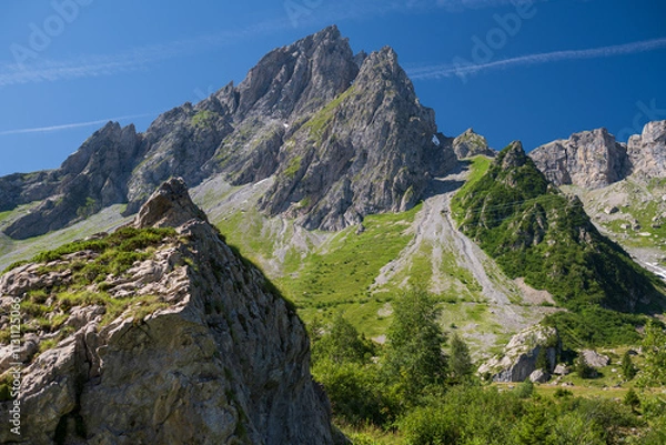 Obraz The Aiguilles de la Penaz (2,688 m) is a mountain in the Beaufortain Massif in Haute-Savoie, France. Part of the Tour du mont blanc challenge. 