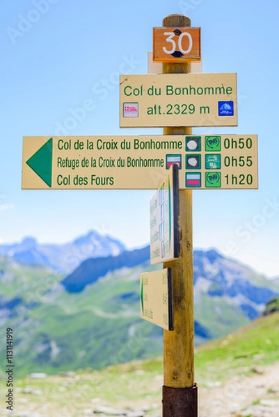 Obraz The Col du Bonhomme signpost, altitude 2329m above sea level. Part of the Tour du mont blanc challenge. 