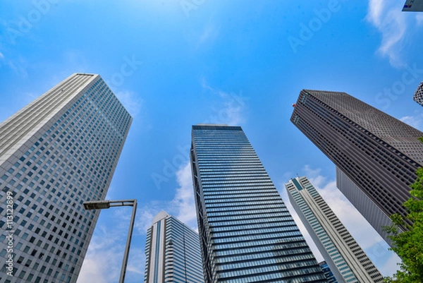 Fototapeta 東京・新宿のオフィス街　快晴