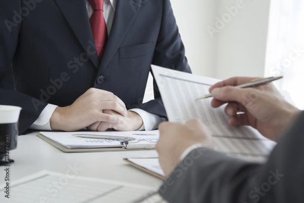 Obraz 商談をする2人のビジネスマン